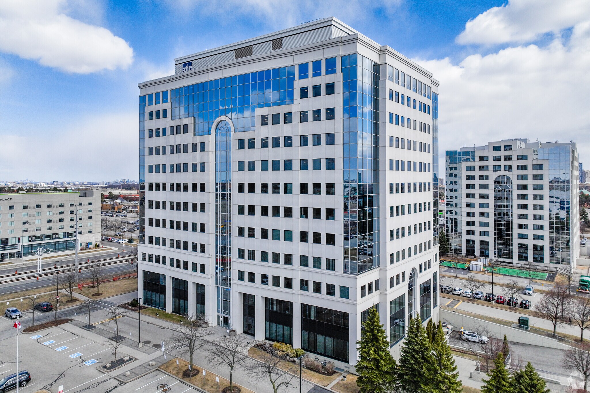 5800 Hurontario St, Mississauga, ON for lease Building Photo- Image 1 of 13