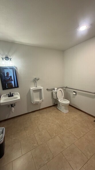 985 N 1st St, Hermiston, OR à louer - Photo du bâtiment - Image 3 de 10