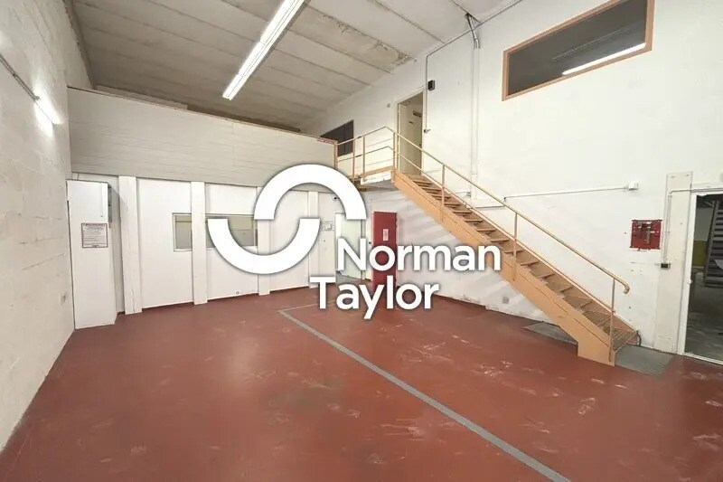 Flex in Montpellier for lease Interior Photo- Image 1 of 11