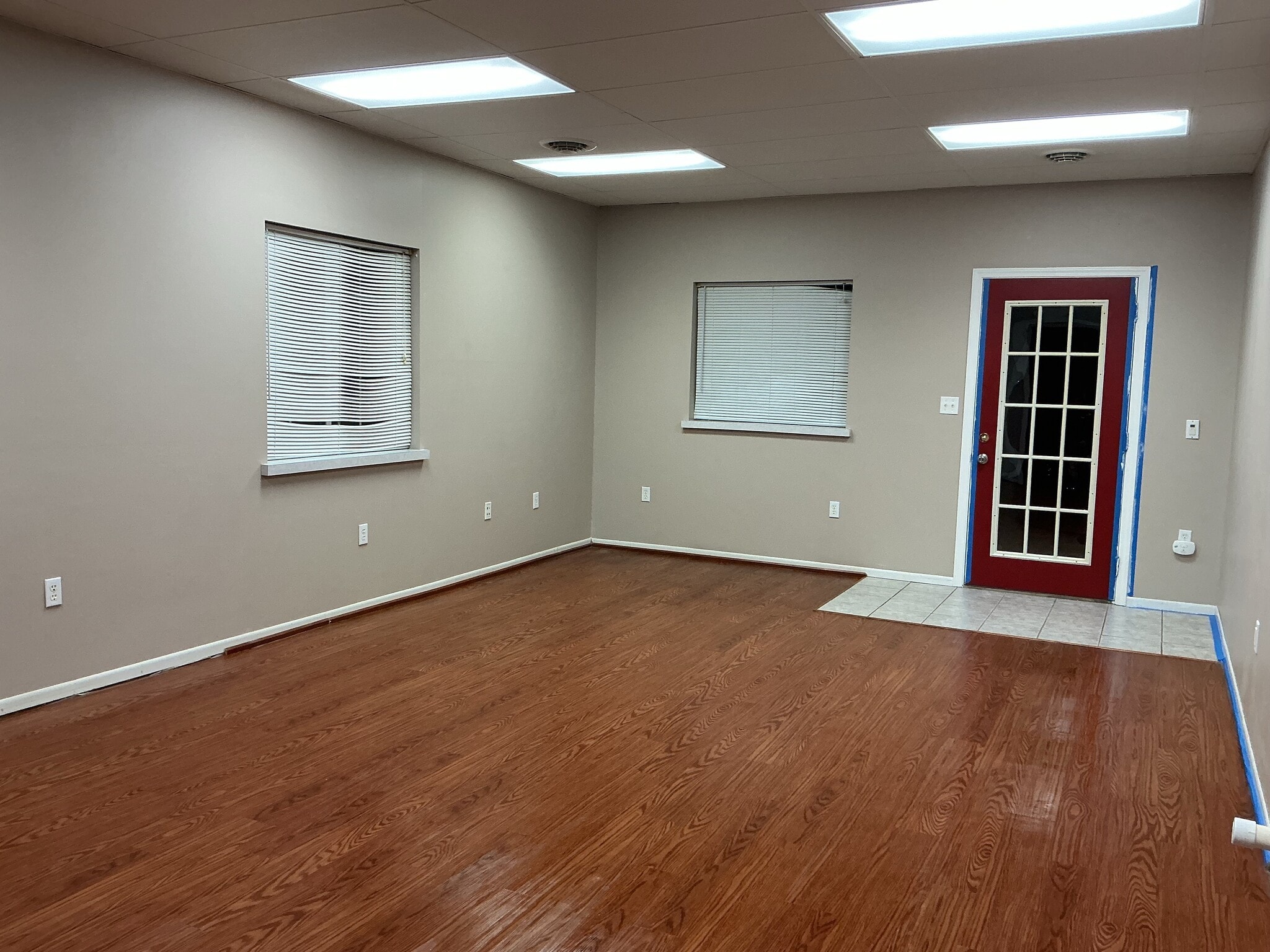 399 Old Germantown Rd, Germantown Hills, IL for lease Interior Photo- Image 1 of 10