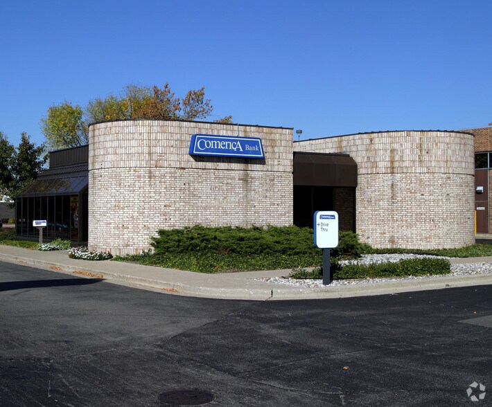 4480 Wilson Ave SW, Grandville, MI à vendre - Photo du bâtiment - Image 2 de 3