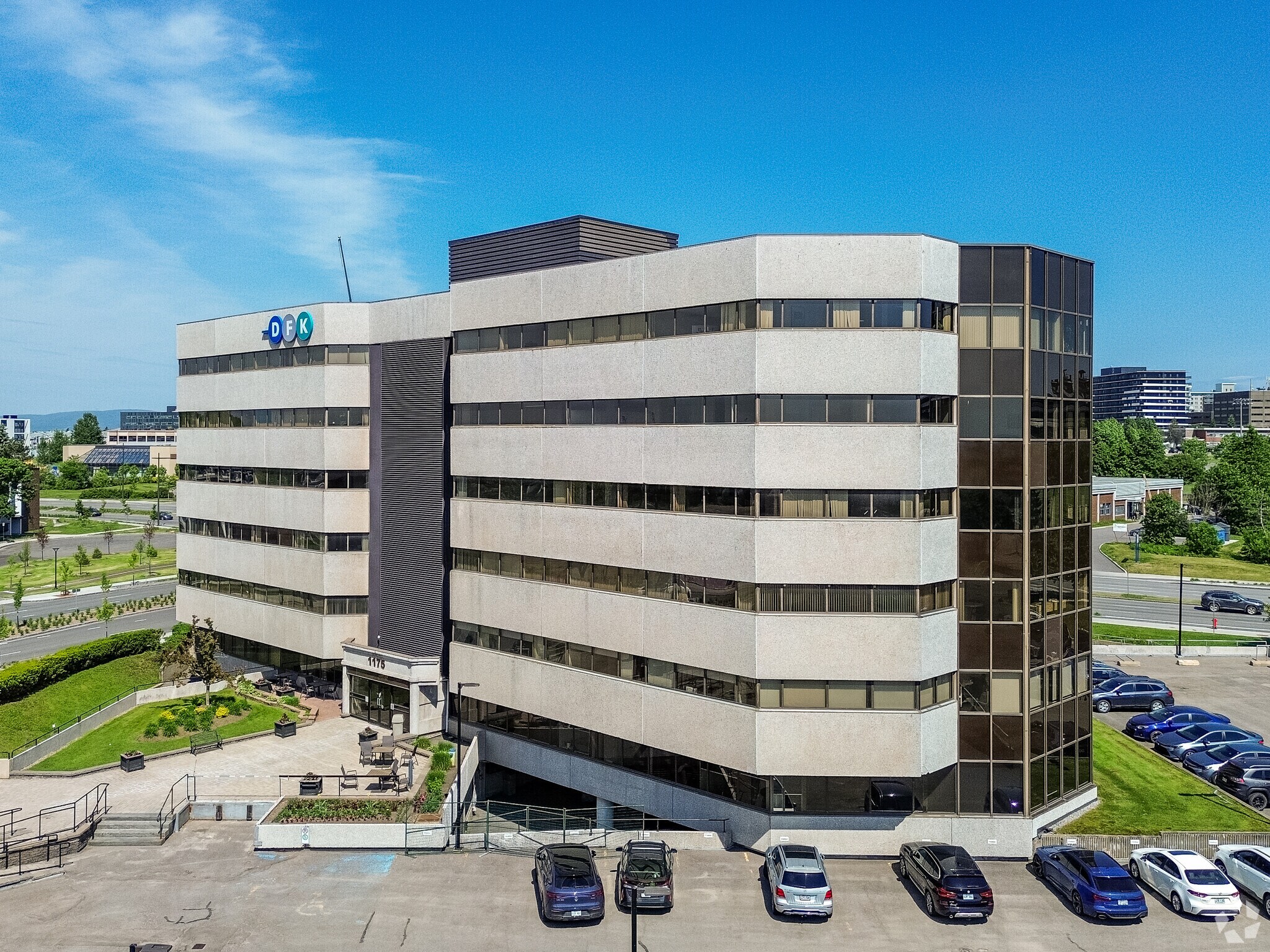 1175 Av Lavigerie, Québec, QC à louer Photo principale- Image 1 de 5