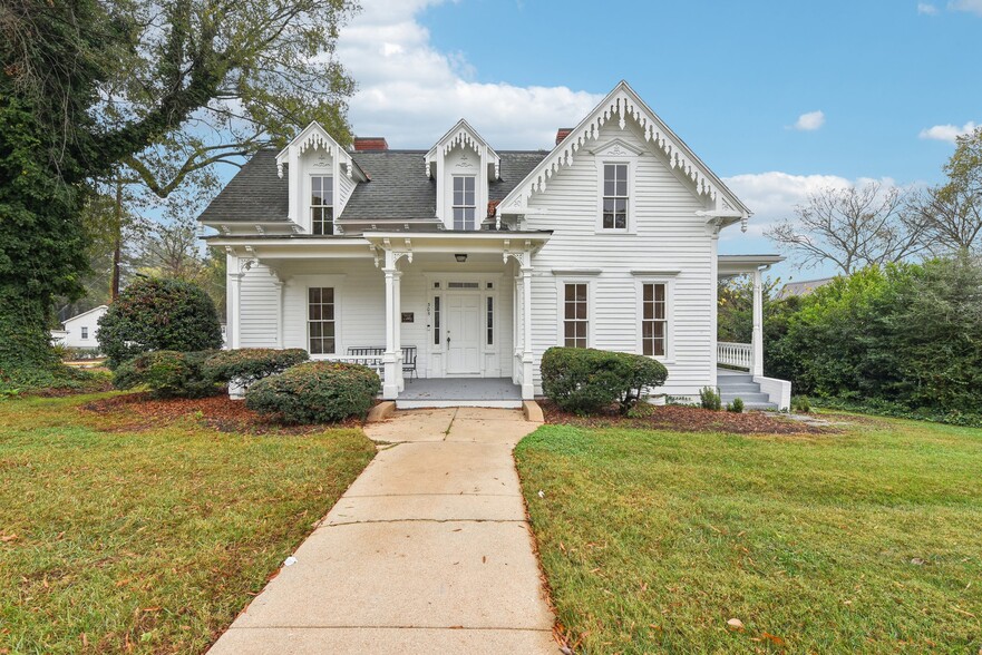 305 S Main St, Davidson, NC for sale - Primary Photo - Image 1 of 10