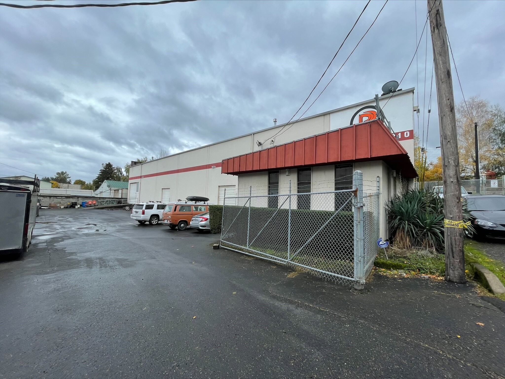 5210 NE Columbia Blvd, Portland, OR à vendre Photo du bâtiment- Image 1 de 1