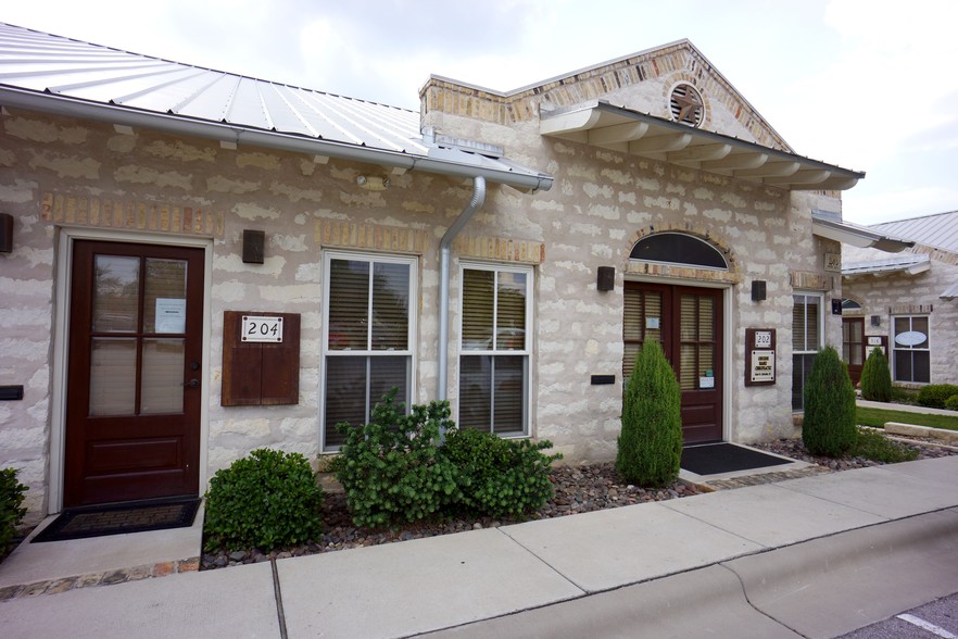 1970 Rawhide Dr, Round Rock, TX à vendre - Photo du bâtiment - Image 2 de 7