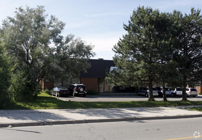 1260 Aimco Blvd, Mississauga, ON for lease - Building Photo - Image 2 of 2