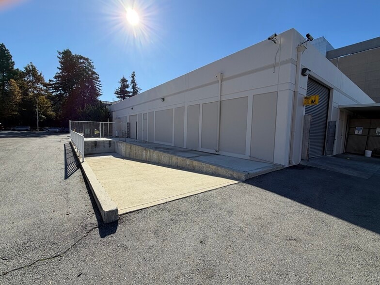 3025 Stender Way, Santa Clara, CA for lease - Building Photo - Image 2 of 2
