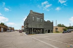 Plus de détails pour 123 W May St, Yoakum, TX - Commerce de détail à vendre