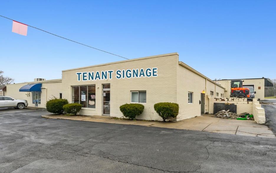 10703 W Pleasant Valley Rd, Parma, OH for lease - Building Photo - Image 3 of 29