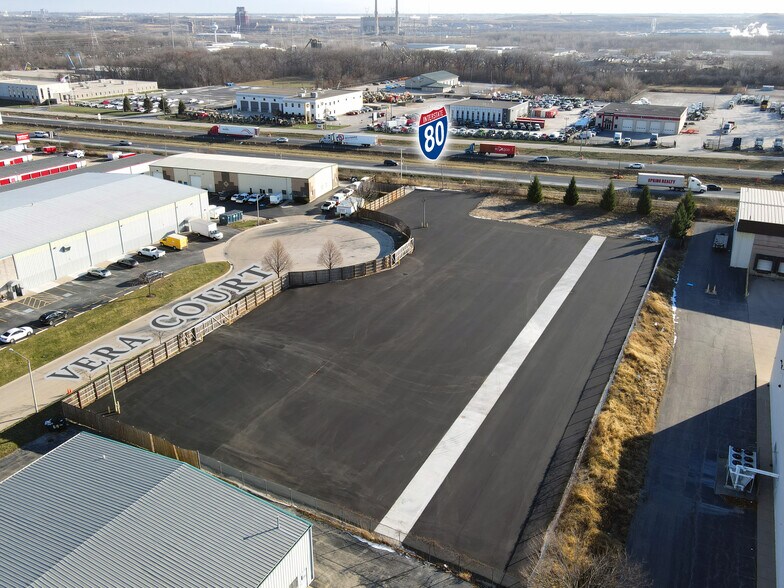 523 Vera Ct, Joliet, IL à louer - Photo du bâtiment - Image 1 de 10