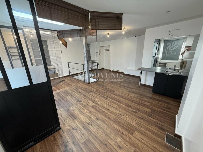 Industrial in Orléans for lease - Building Photo - Image 3 of 7