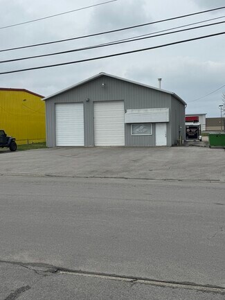 Plus de détails pour 1427 Cedar St, Clarksville, IN - Local d'activités à louer