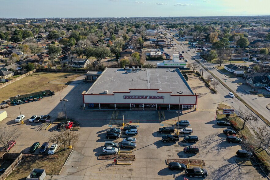 2311 Strawberry Rd, Pasadena, TX à vendre - Photo du bâtiment - Image 2 de 11