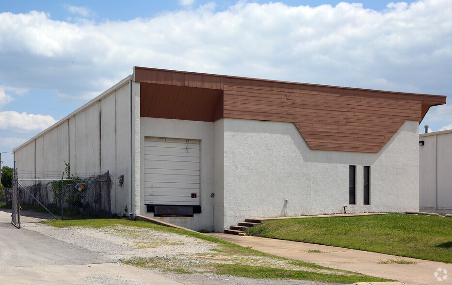1821 N 106th Ave, Tulsa, OK for lease - Building Photo - Image 2 of 3