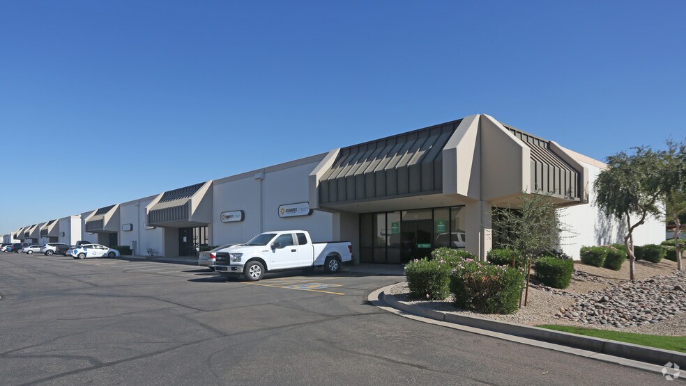 3801 E Roeser Rd, Phoenix, AZ à louer - Photo du bâtiment - Image 1 de 8