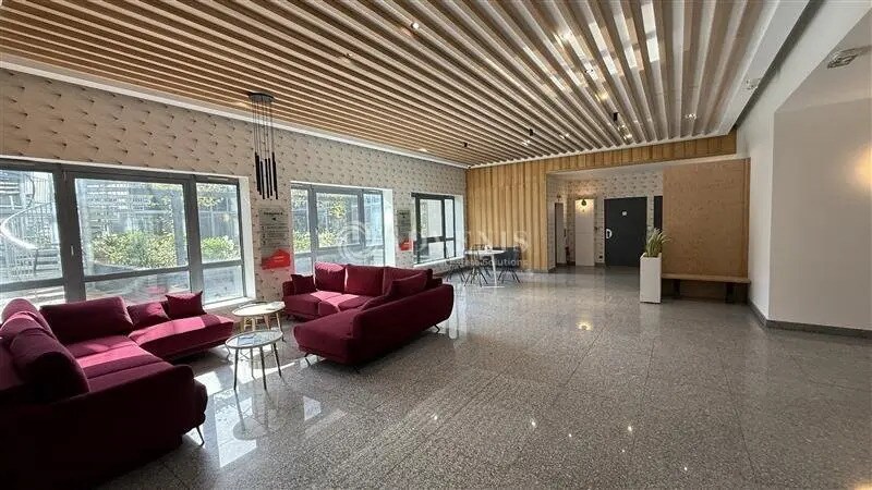 Office in Lognes for lease - Building Photo - Image 1 of 8