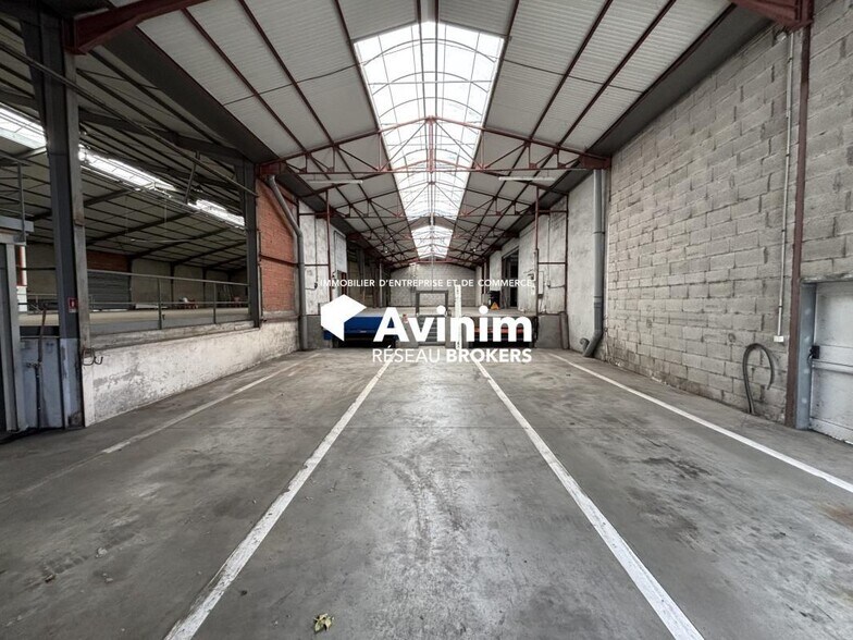 Industrial in Saint Jory for lease - Interior Photo - Image 2 of 13