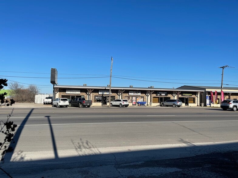128 N Saginaw Blvd, Saginaw, TX for lease - Building Photo - Image 2 of 6
