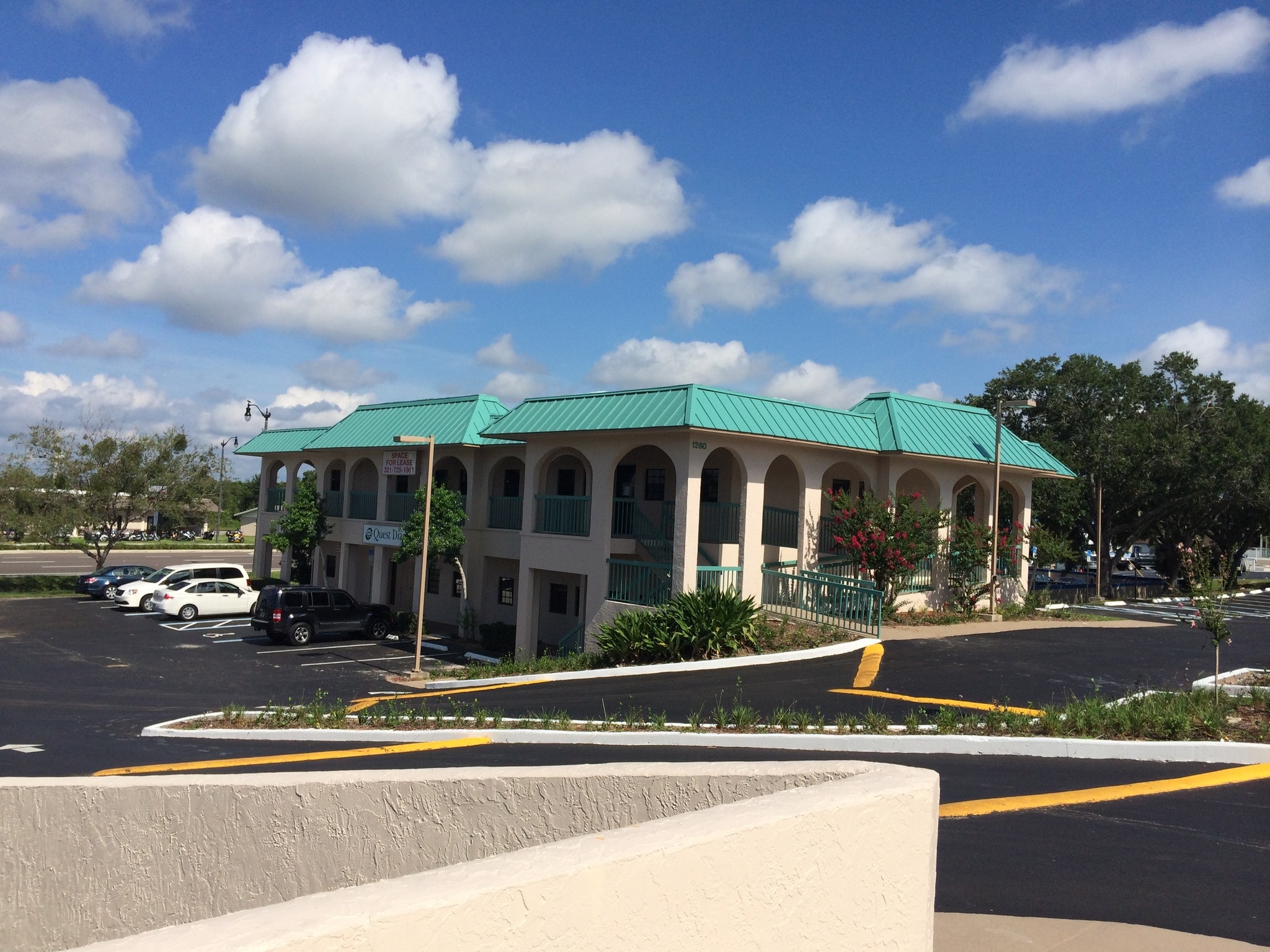 Brevard Professional Center&Coral Sands portfolio of 3 properties for sale on LoopNet.ca Primary Photo- Image 1 of 4