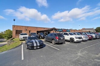 9309-9319 Cincinnati-Columbus Rd, West Chester, OH for lease Interior Photo- Image 1 of 26