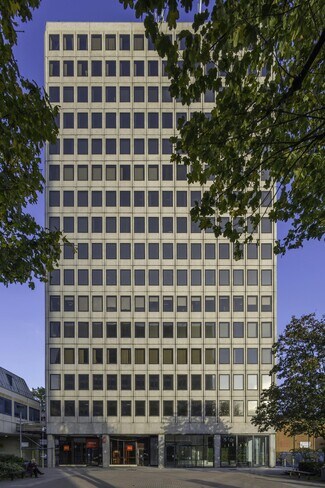 Plus de détails pour St Georges Sq, New Malden - Bureau à louer