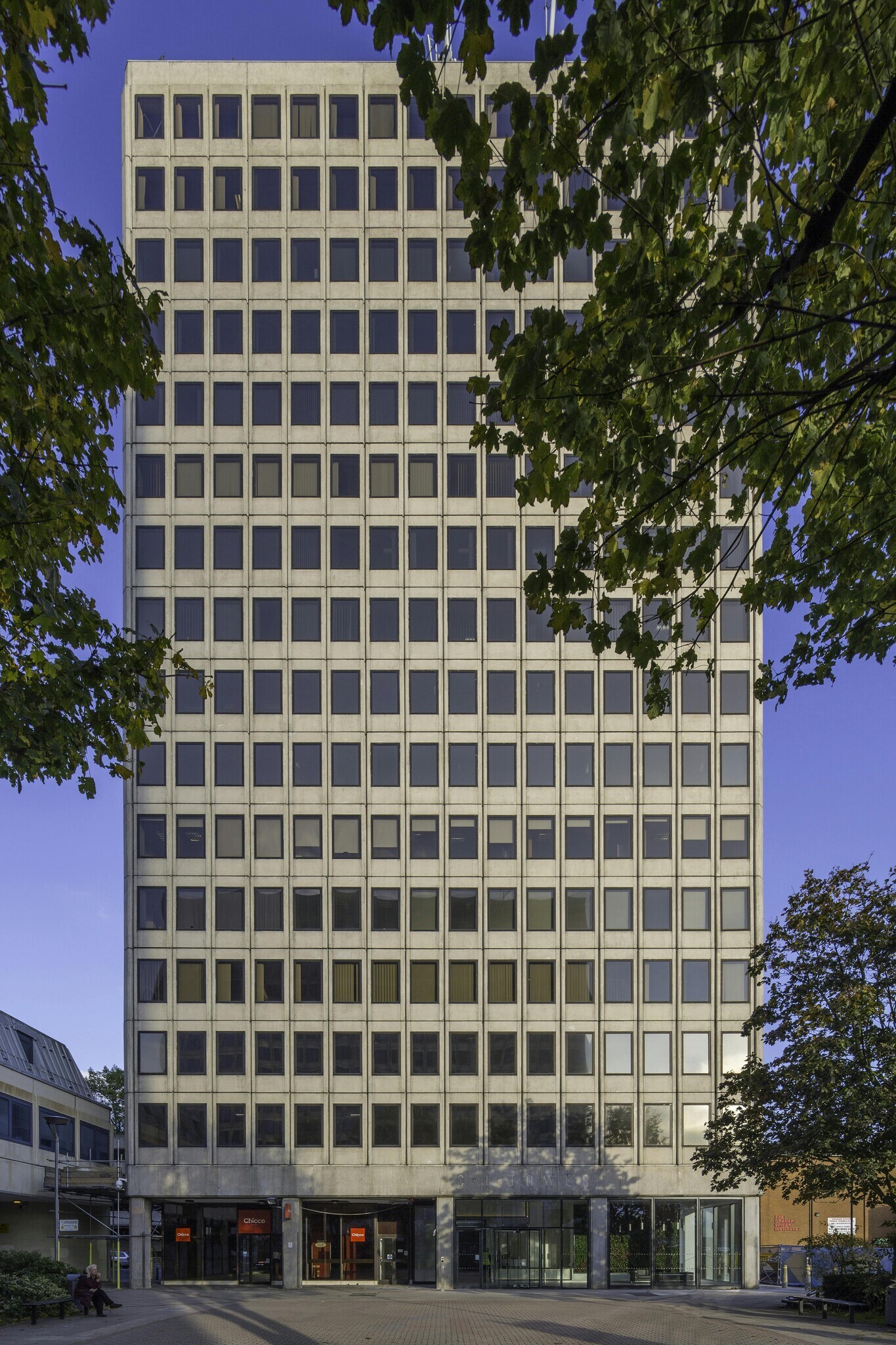 St Georges Sq, New Malden à louer Photo du bâtiment- Image 1 de 7