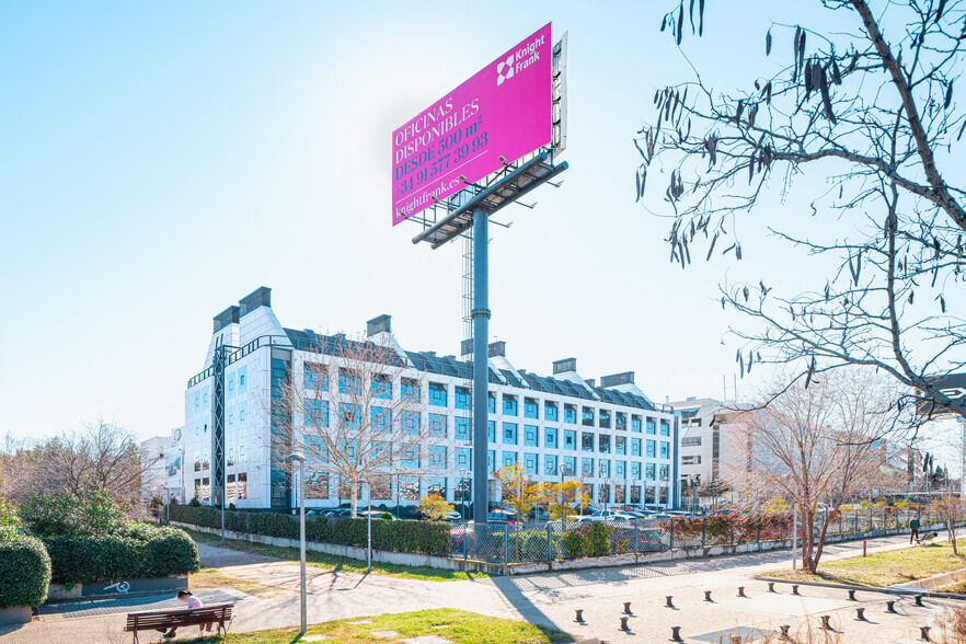 Avenida de Bruselas, 20, Alcobendas, Madrid for lease - Building Photo - Image 2 of 30