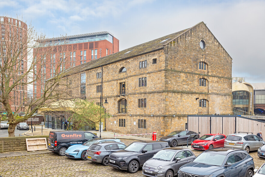 1 Canal Wharf, Leeds for lease - Building Photo - Image 3 of 6