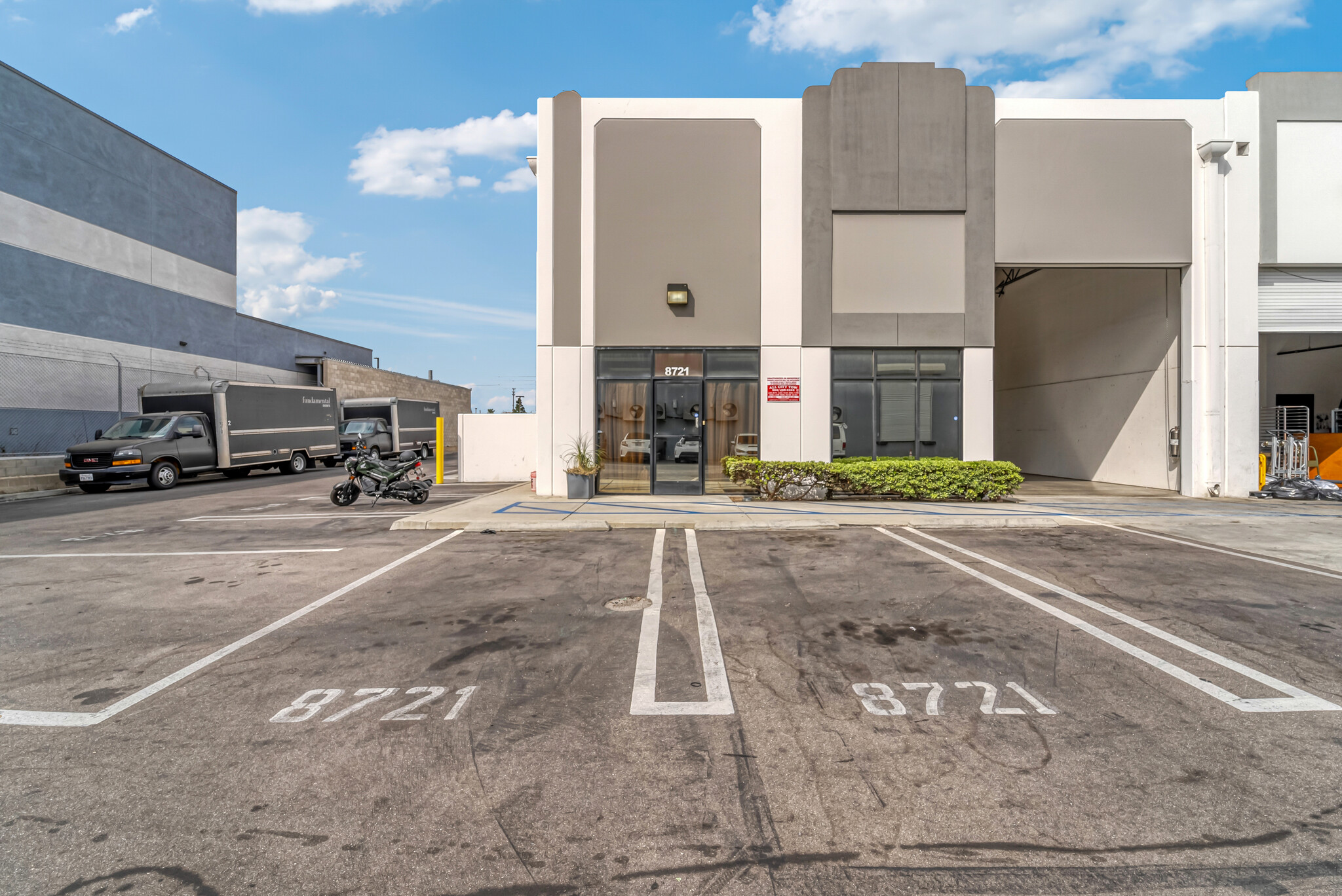 8711-8721 Aviation Blvd, Inglewood, CA for sale Building Photo- Image 1 of 27