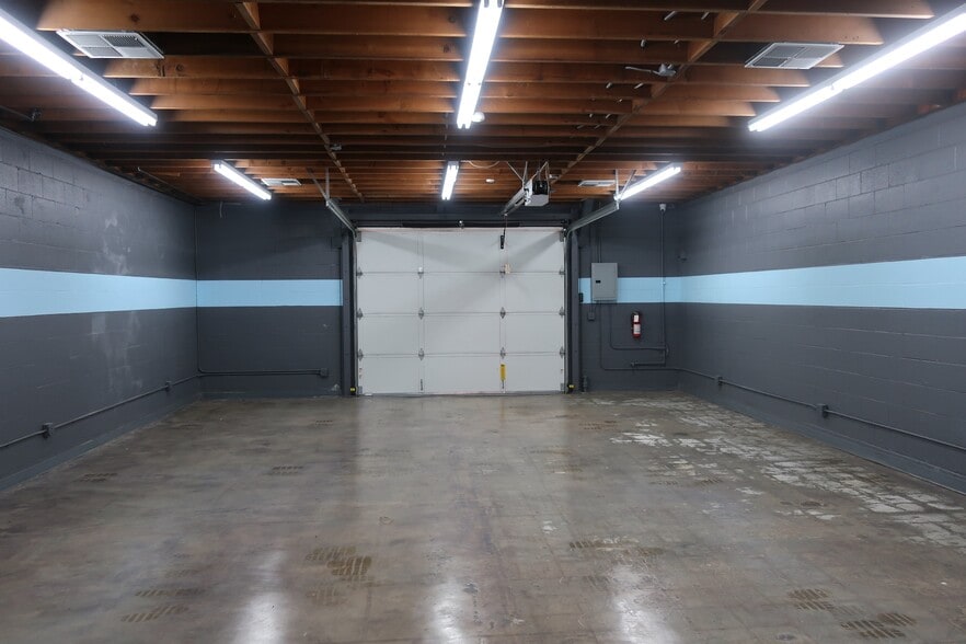 615 S Victory Blvd, Burbank, CA for sale - Interior Photo - Image 2 of 7
