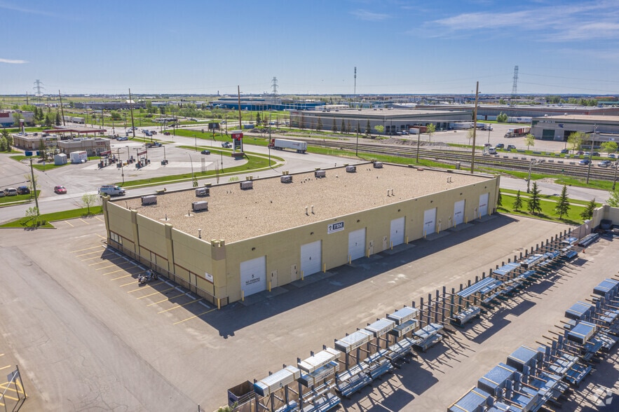 5025 51st St SE, Calgary, AB for lease - Building Photo - Image 1 of 1