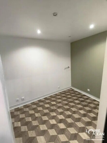 Commerce de détail dans Nantes à louer - Photo du bâtiment - Image 3 de 8