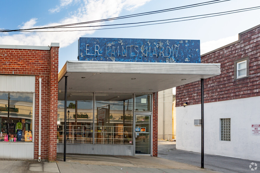 54 Main St, East Rockaway, NY à vendre - Photo du bâtiment - Image 1 de 1