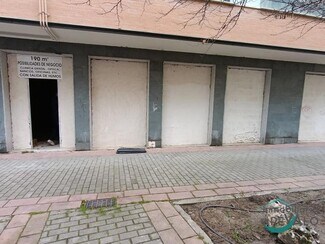 Plus de détails pour Multi-résidentiel à vendre