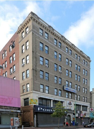 163-18 Jamaica Ave, Jamaica, NY à louer Photo du bâtiment- Image 1 de 2