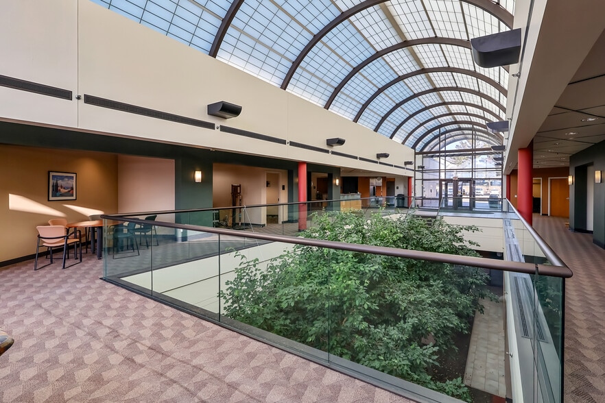 3451 Hammond Ave, Waterloo, IA for lease - Building Photo - Image 2 of 17