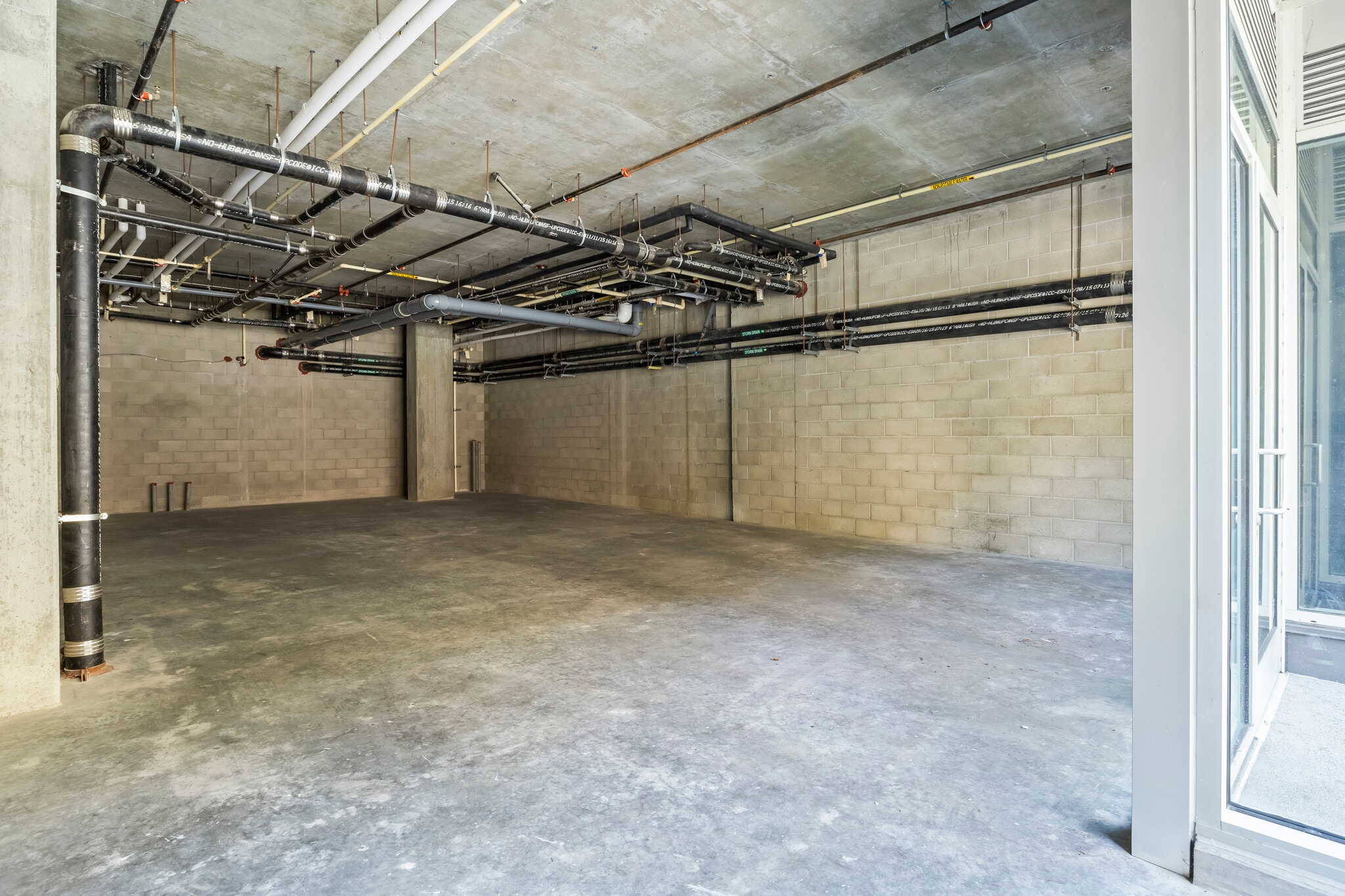 1120 W 6th St, Los Angeles, CA for lease Building Photo- Image 1 of 14