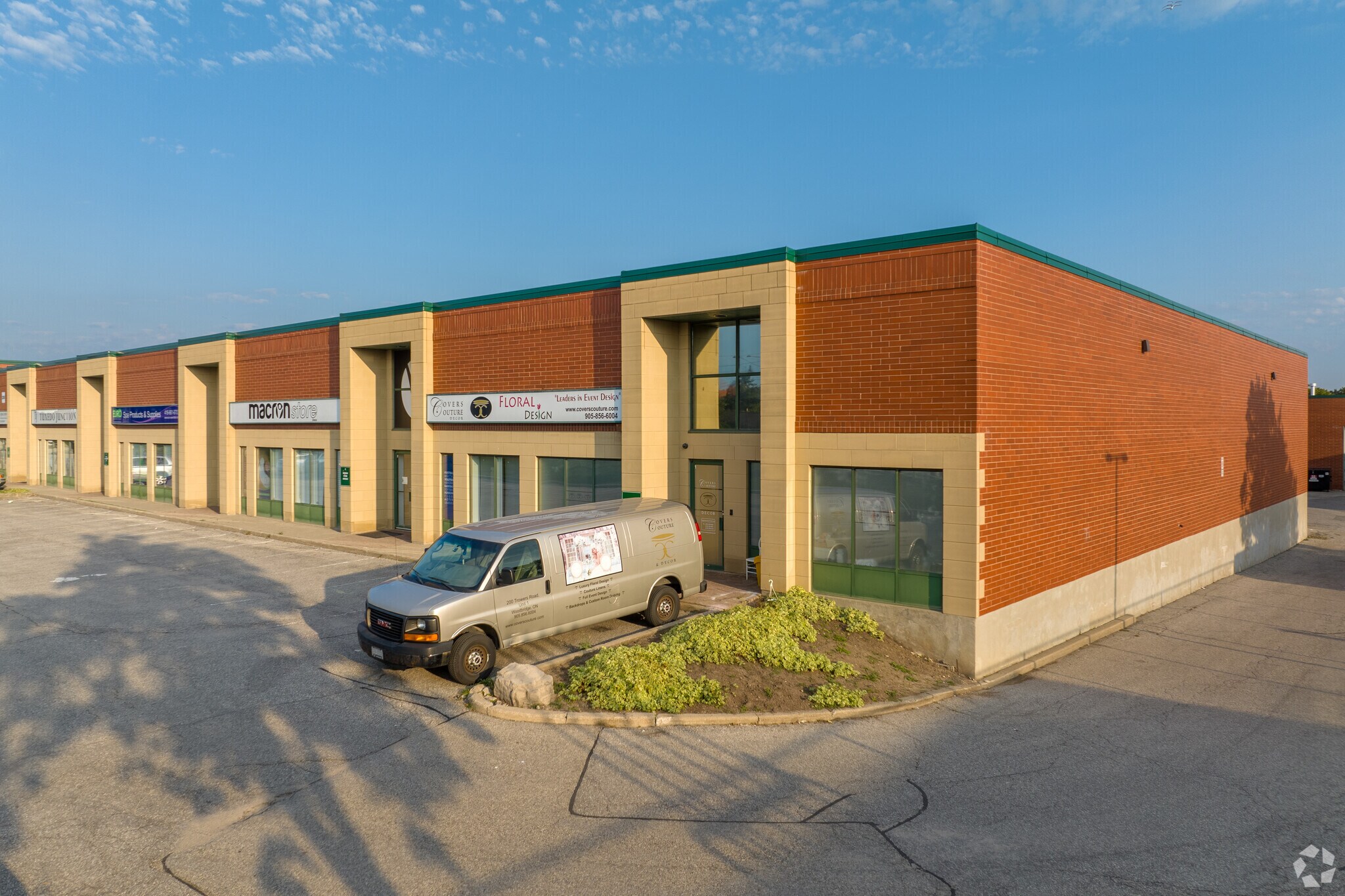 200 Trowers Rd, Vaughan, ON for sale Primary Photo- Image 1 of 1