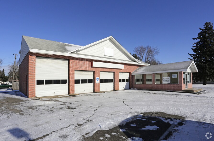 727 20th St, Newport, MN à vendre - Photo du bâtiment - Image 2 de 4