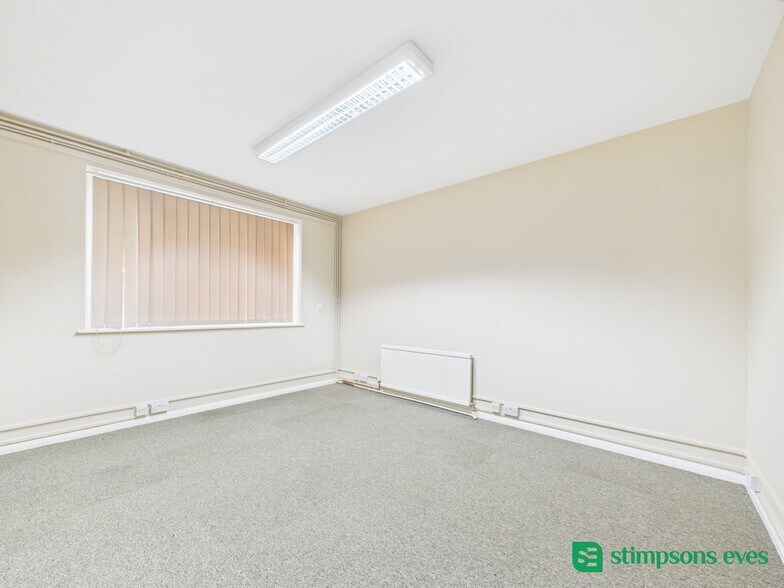 39 Hockliffe St, Leighton Buzzard à vendre - Photo du bâtiment - Image 3 de 16