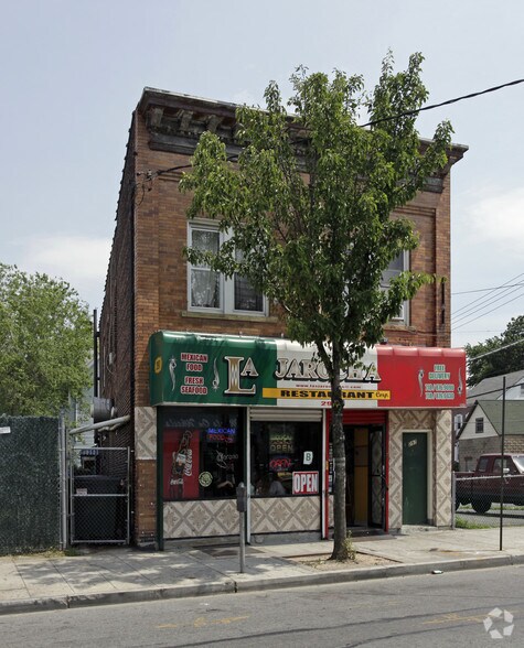 1071 Post Ave, Staten Island, NY à vendre - Photo du bâtiment - Image 2 de 7