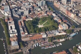 Plus de détails pour 13 Queen Sq, Bristol - Bureau à louer
