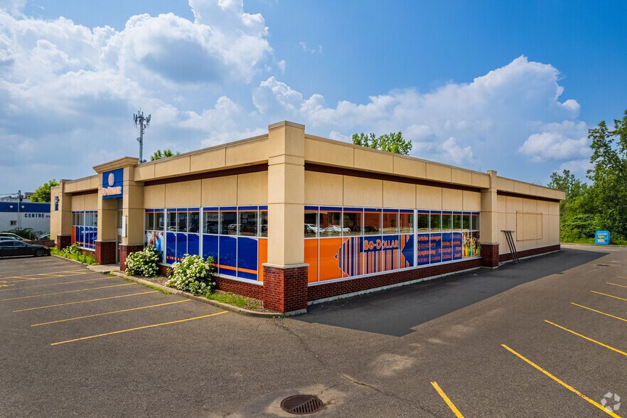 4980 Boul des Laurentides, Laval, QC for sale - Building Photo - Image 1 of 1