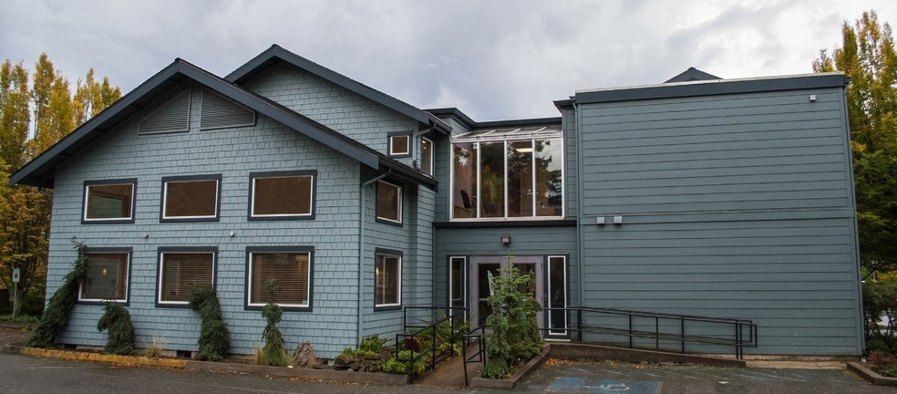 21827 76th Ave W, Edmonds, WA à vendre - Photo du bâtiment - Image 3 de 10