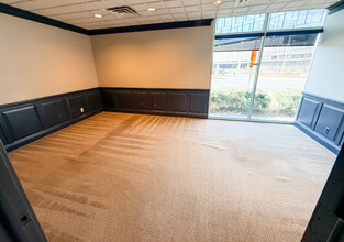 201 E Camperdown Way, Greenville, SC for lease Interior Photo- Image 1 of 2