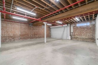 941 E 2nd St, Los Angeles, CA for lease Interior Photo- Image 2 of 4