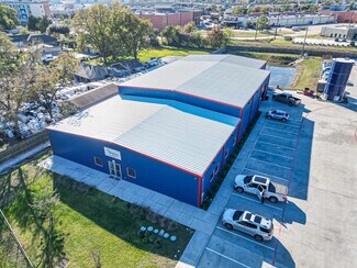 Plus de détails pour 12307 Woodworth Dr, Cypress, TX - Industriel à vendre