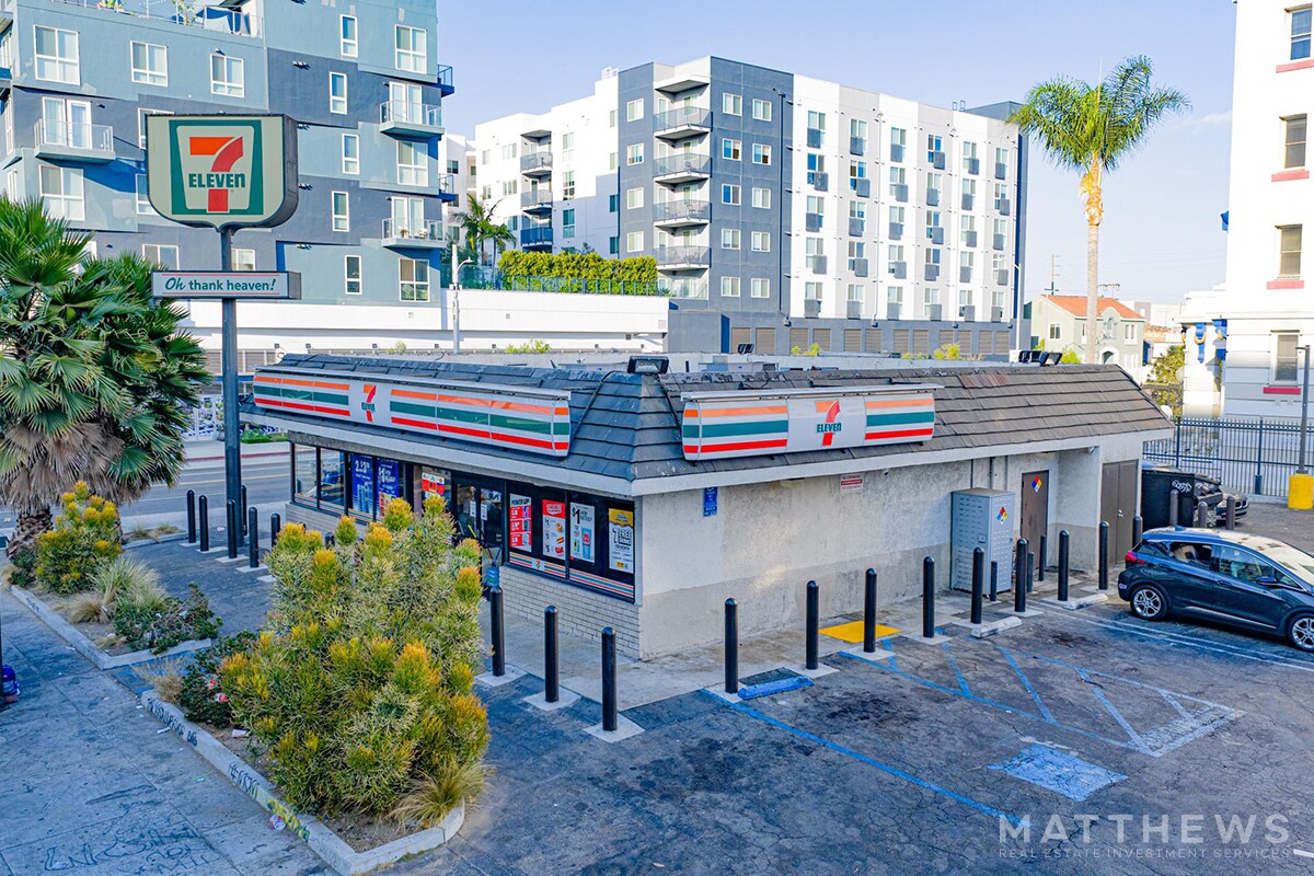 240 W Adams Blvd, Los Angeles, CA à vendre Photo du bâtiment- Image 1 de 1