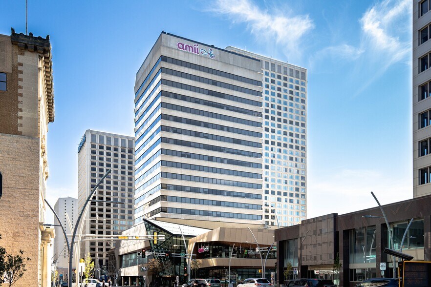 10065 Jasper Ave NW, Edmonton, AB à louer - Photo du bâtiment - Image 2 de 12