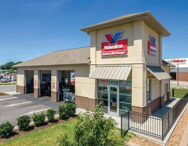 5102 W Mercury Blvd, Hampton, VA for sale - Building Photo - Image 2 of 7